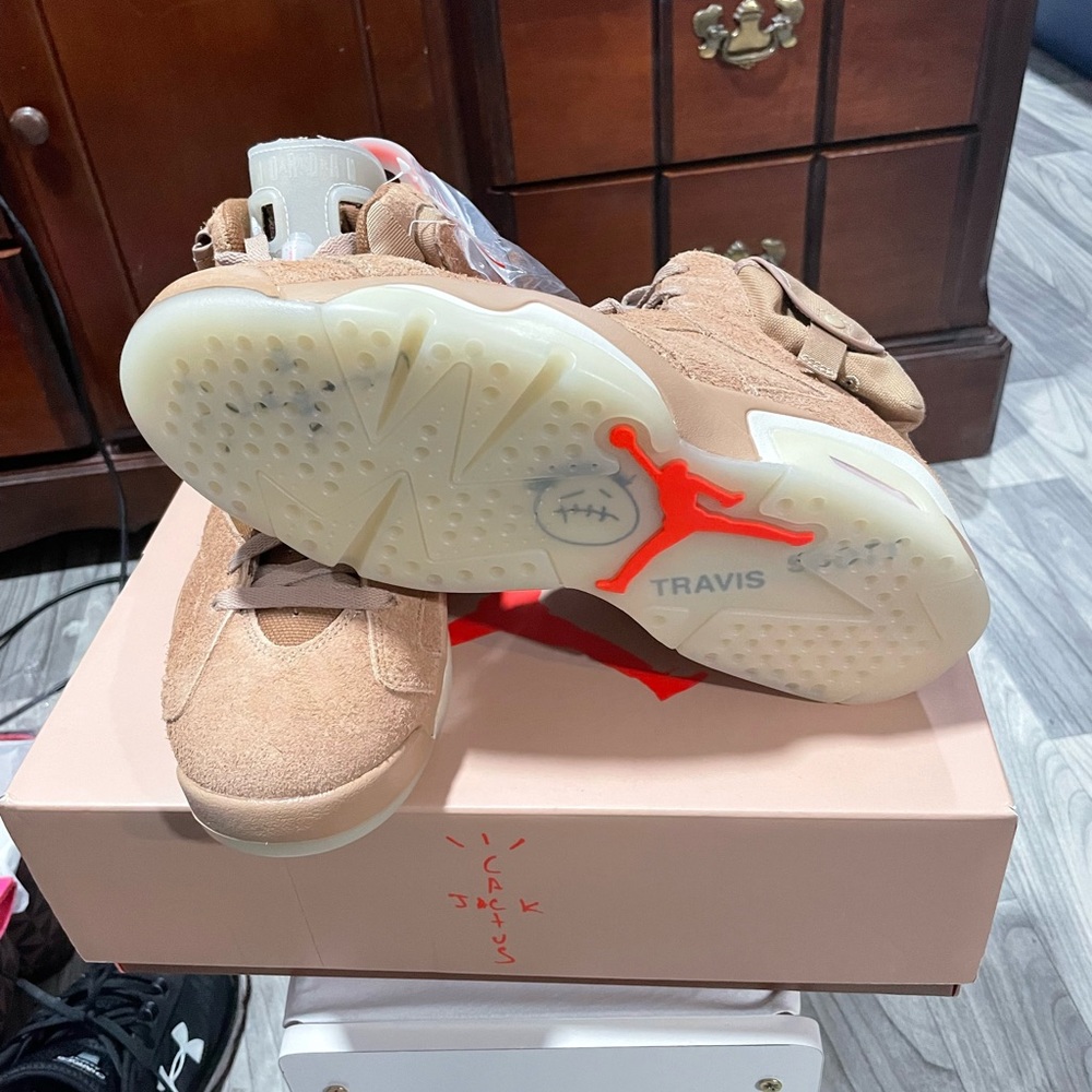 Travis Scott Jordan 6s size 9.5 DS